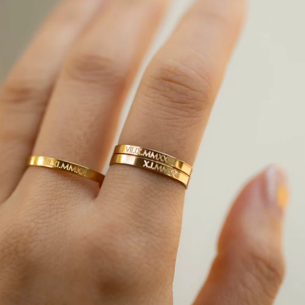 Anello Personalizzato con Nome Inciso Placcato Oro | Minia